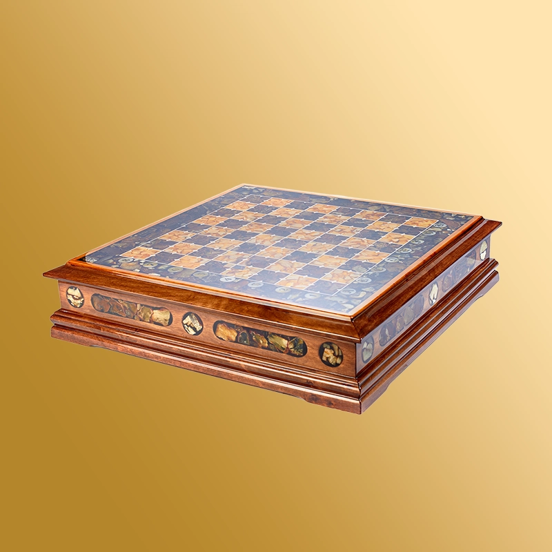 Шахматы, нарды, домино из янтаря